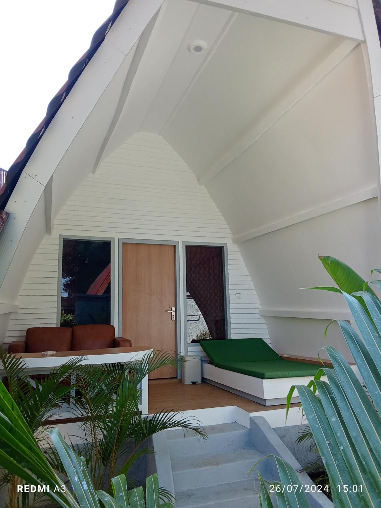 Coral Beach 2 Bungalow Gili Trawangan Esterno foto